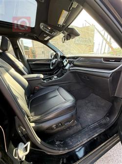 جیپ گراند شیرۆکی